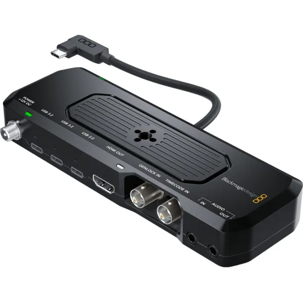 Док-станция Blackmagic Camera ProDock для iPhone 17 Pro/Pro Max