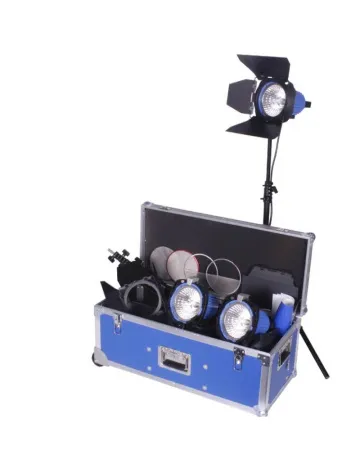 Осветитель ARRI ARRILITE 750 Plus Lighting Kit с кейсом Schuko (L0.36700.D)