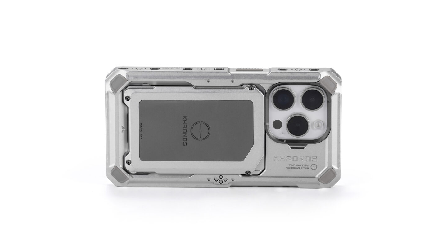 Чехол Tilta TK-IP15-PFC Khronos для iPhone 15 Pro (Титатновый белый) Чехол Tilta TK-IP15-PFC Khronos для iPhone 15 Pro (Титатновый белый)