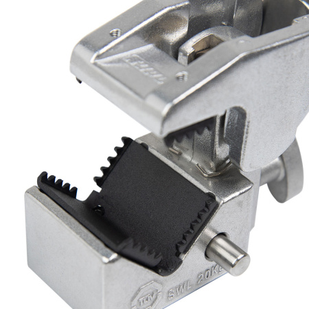 zdvsX019E4.jpg