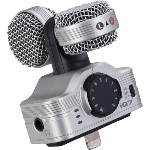 Крупный план микрофона Zoom iQ7