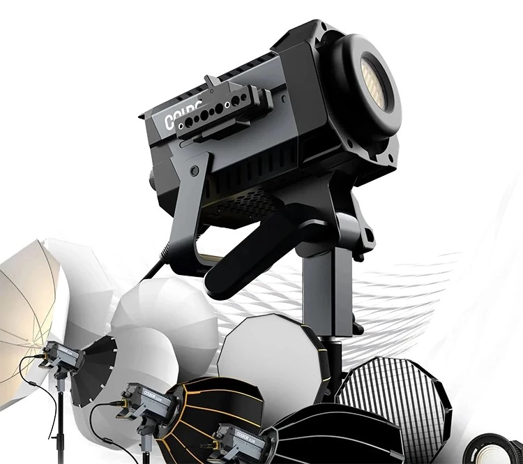 Крупный план осветителя COLBOR CL220R
