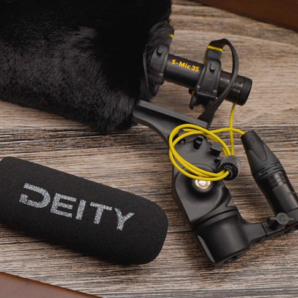 Крупный план держателя микрофона Deity Microphones ASM2 Pro Adjustable Shockmount Kit