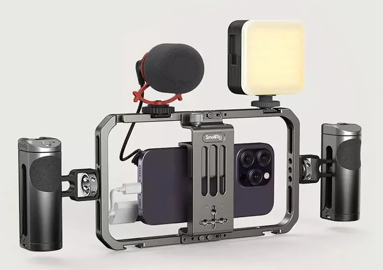 Клетка для смартфона с ручками, накамерным светом и микрофоном