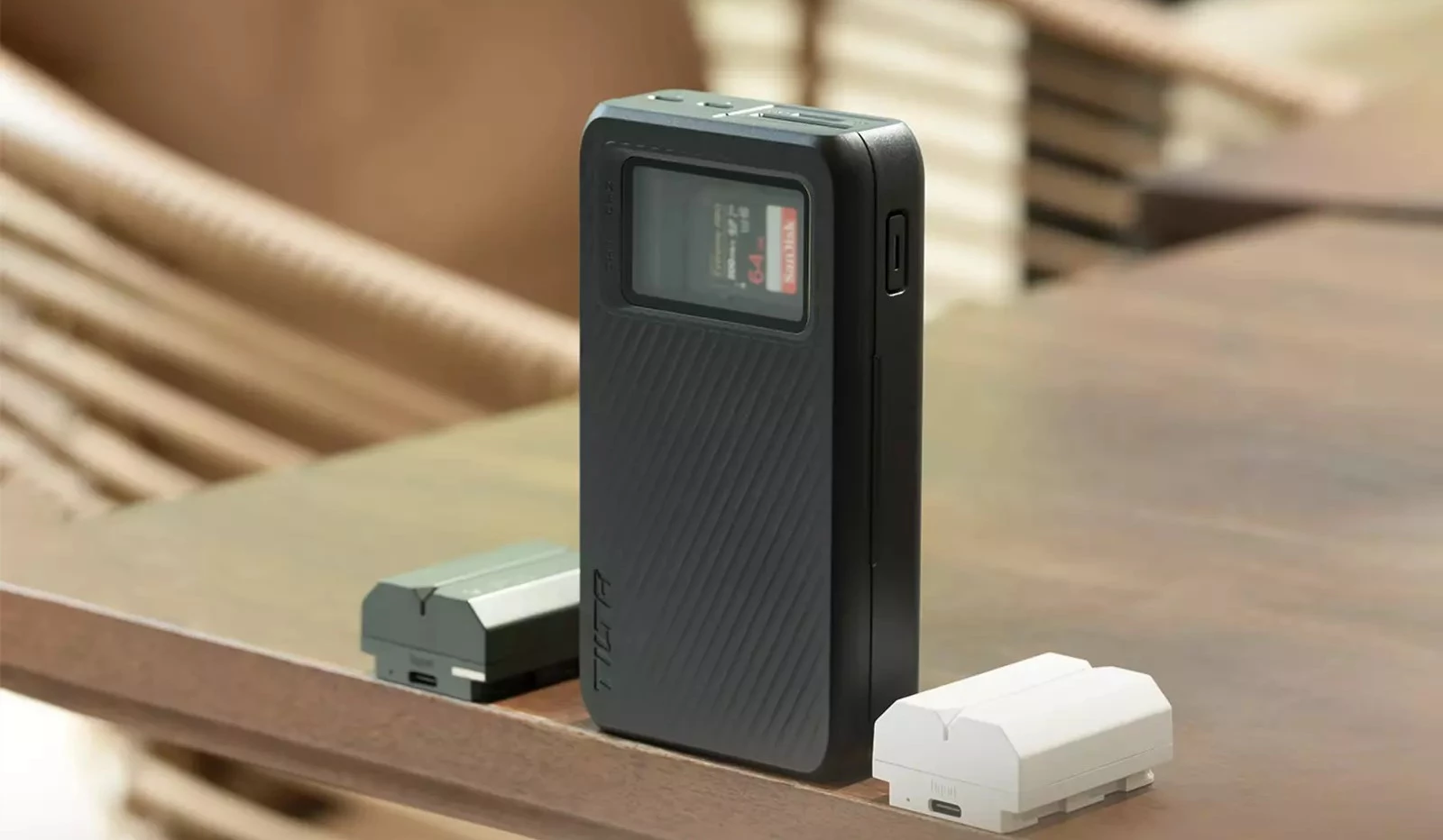 Применение зарядного устройства Tilta TBC-ARC-FZ100-B All-in-One Recharge Companion для NP-FZ100
