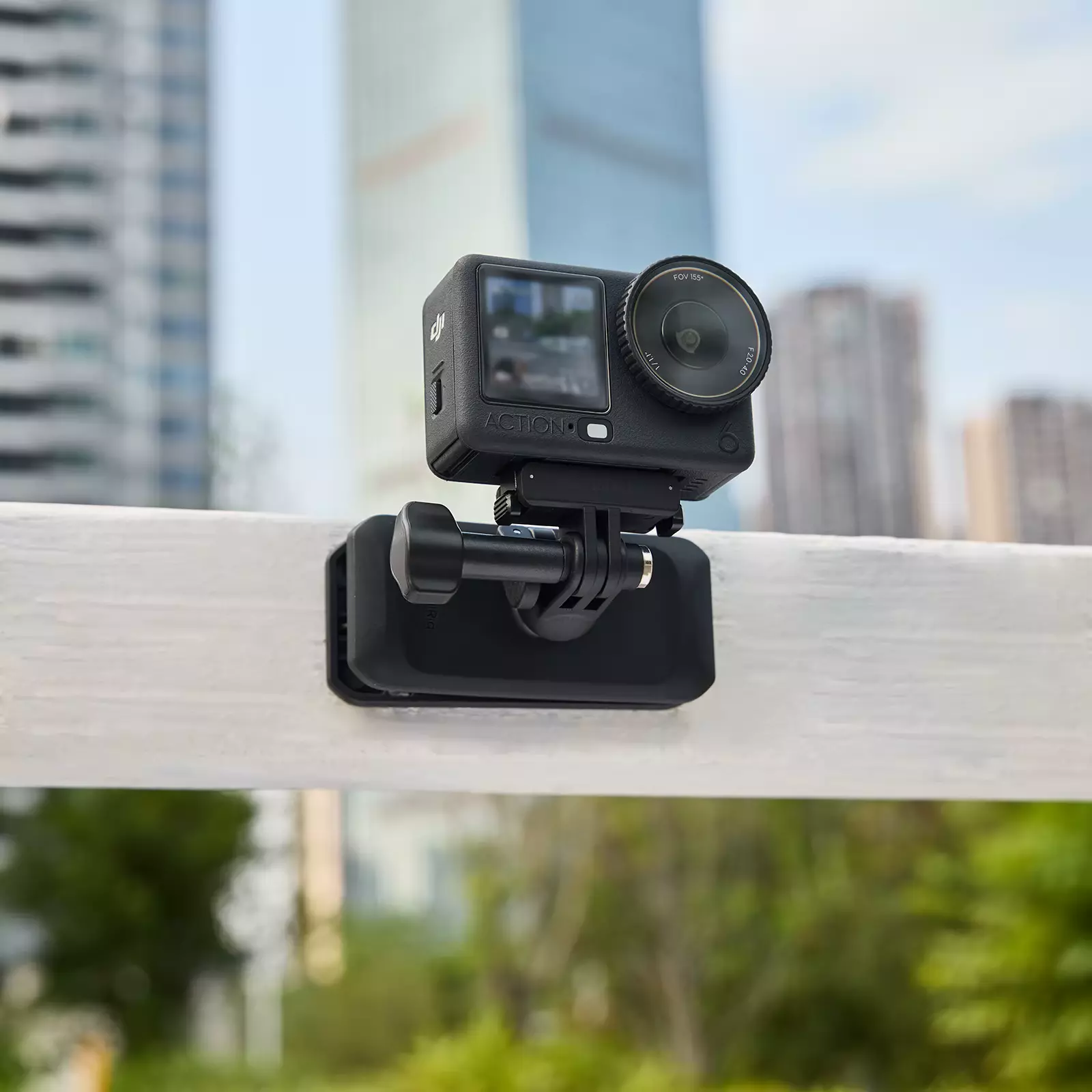 Применение зажима-прищепки SmallRig 6307 Backpack Clip для DJI Osmo Action 6 / Nano