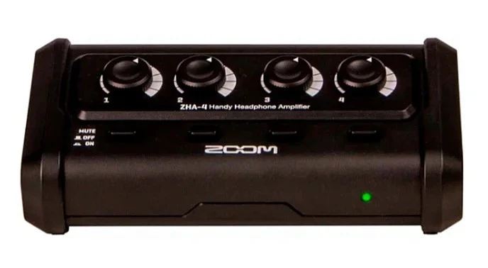 Крупный план усилителя Zoom ZHA-4 для наушников