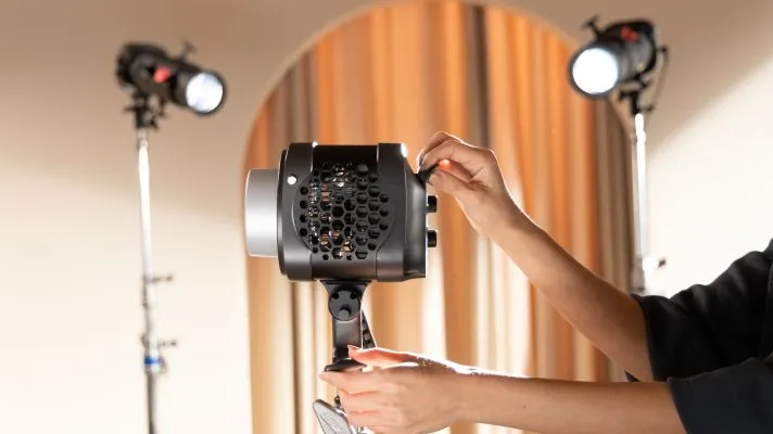 Ручная регулировка Amaran Halo 200x