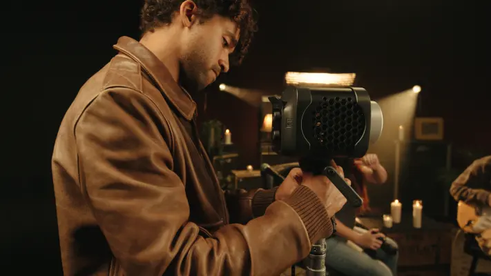 Установка Amaran Halo 300x на стойку