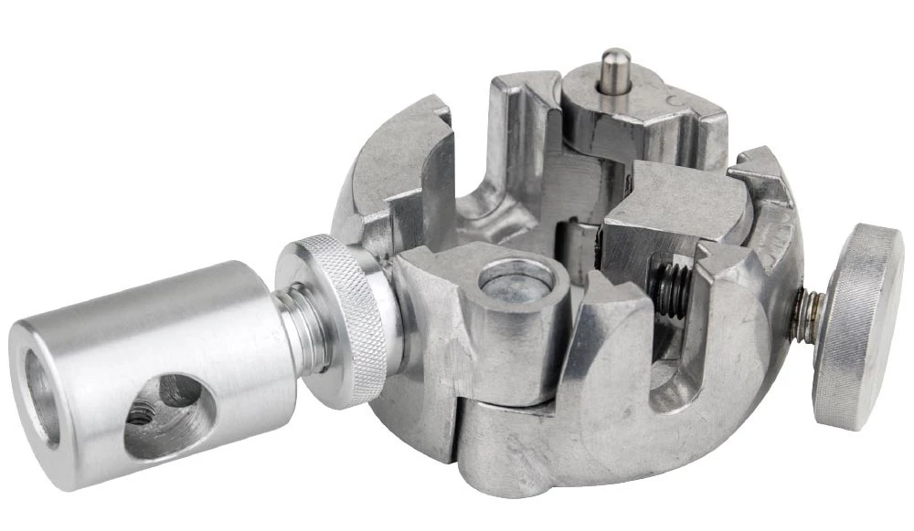 Крупный план адаптера Kupo KS-093 для 4 Way Clamp