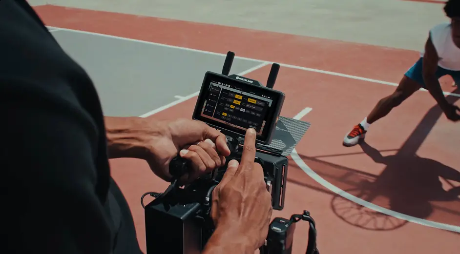 Монитор-видеосендер Hollyland Pyro 5 в работе