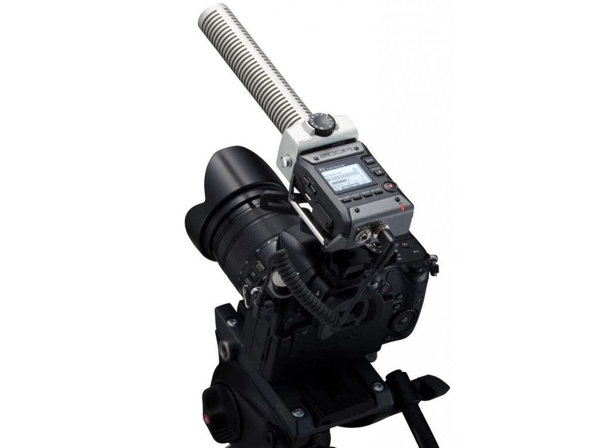 Крупный план комплекта Zoom ZF1SP рекордер F1 и микрофон Shotgun